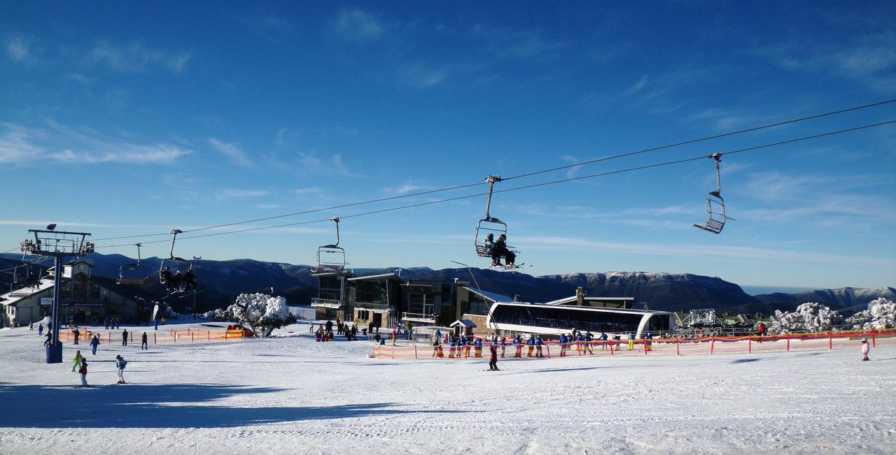 Ski Club Of Victoria - Ivor Whittaker Lodge Mount Buller Esterno foto